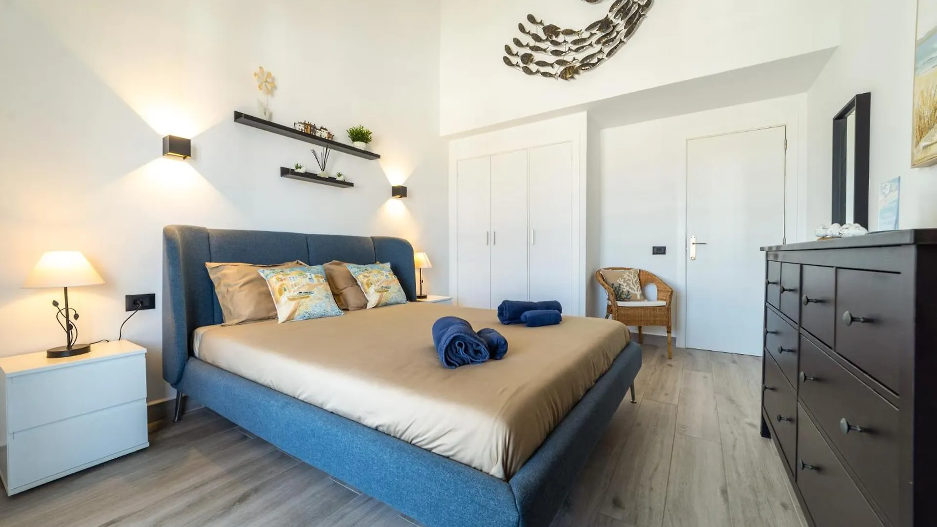 Apartament La Casa De Playa - Atico Con Jacuzzi Y Vista Mar Los Cristianos