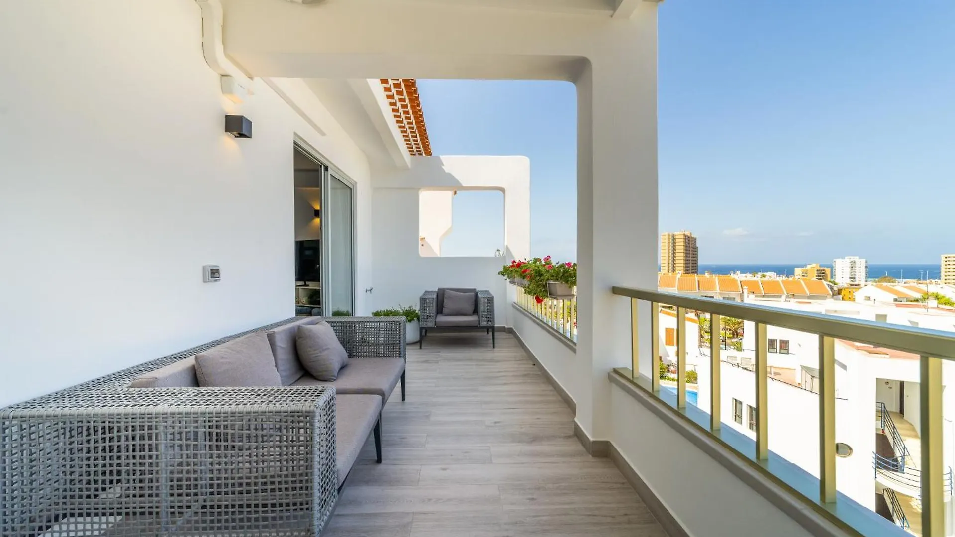 Apartmán La Casa De Playa - Atico Con Jacuzzi Y Vista Mar Los Cristianos  0*, Los Cristianos (Tenerife)