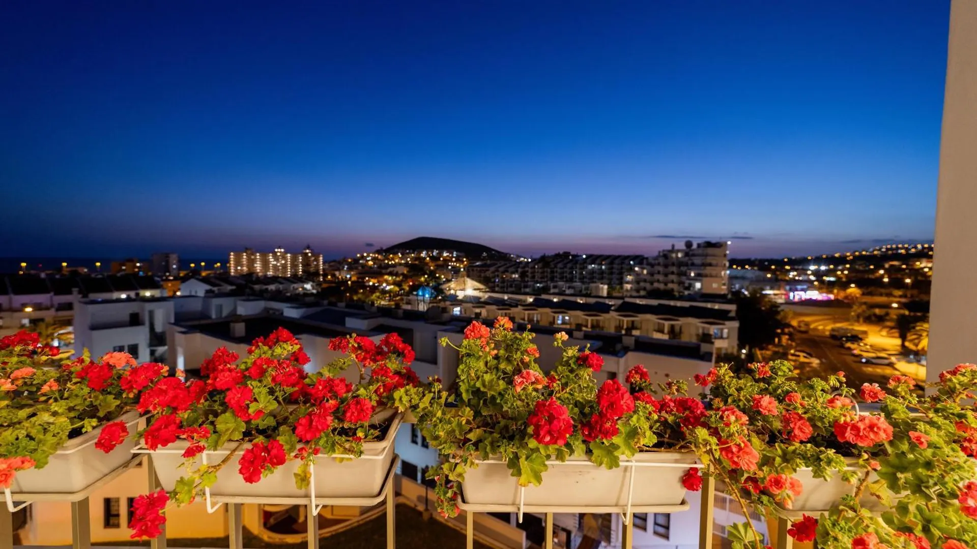 Apartmán La Casa De Playa - Atico Con Jacuzzi Y Vista Mar Los Cristianos  0*, Los Cristianos (Tenerife) Španělsko