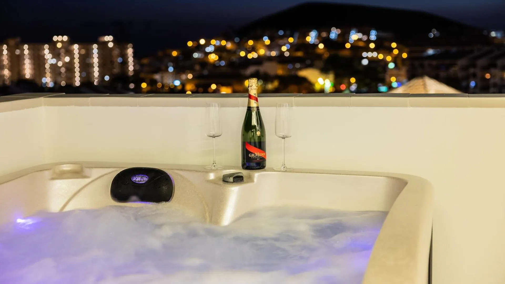 Apartament La Casa De Playa - Atico Con Jacuzzi Y Vista Mar Los Cristianos  Hiszpania