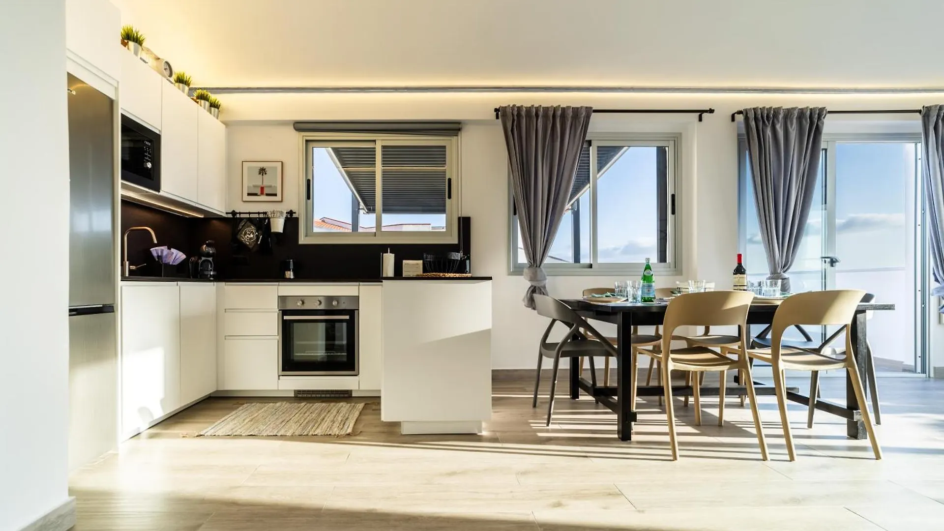 Apartmán La Casa De Playa - Atico Con Jacuzzi Y Vista Mar Los Cristianos