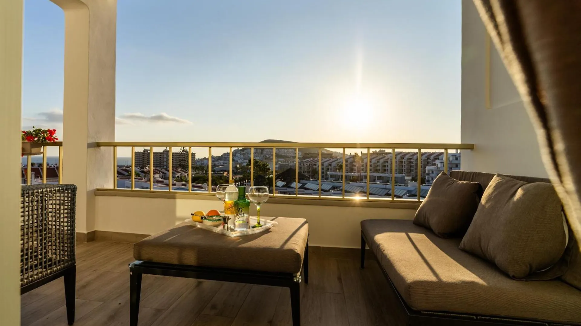 Apartament La Casa De Playa - Atico Con Jacuzzi Y Vista Mar Los Cristianos