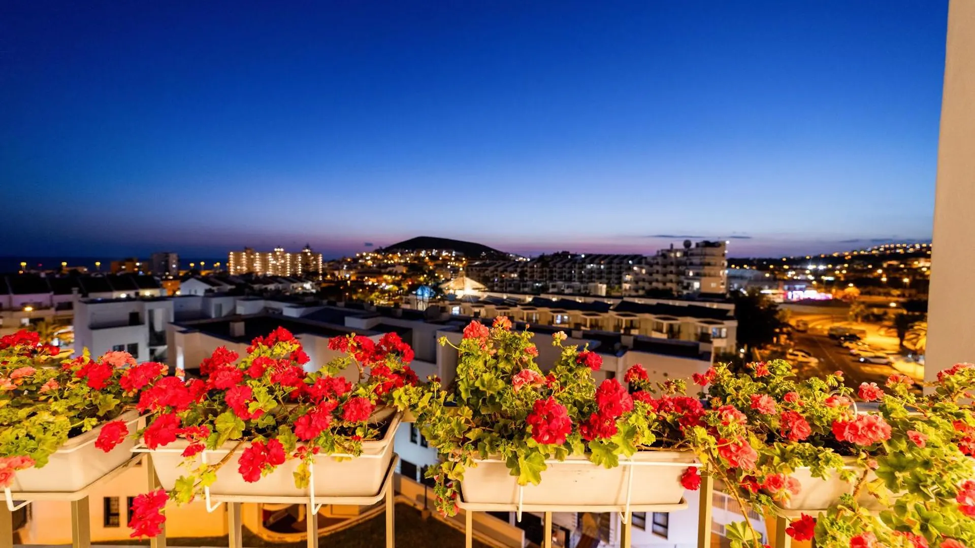 Apartament La Casa De Playa - Atico Con Jacuzzi Y Vista Mar Los Cristianos   Los Cristianos (Tenerife)