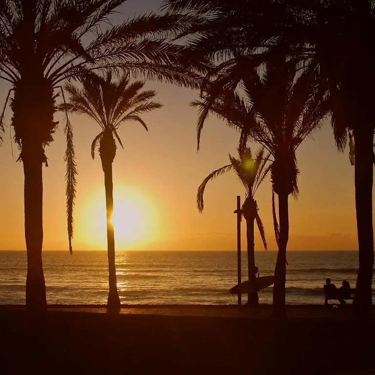 Apartament La Casa De Playa - Atico Con Jacuzzi Y Vista Mar Los Cristianos  Los Cristianos (Tenerife)