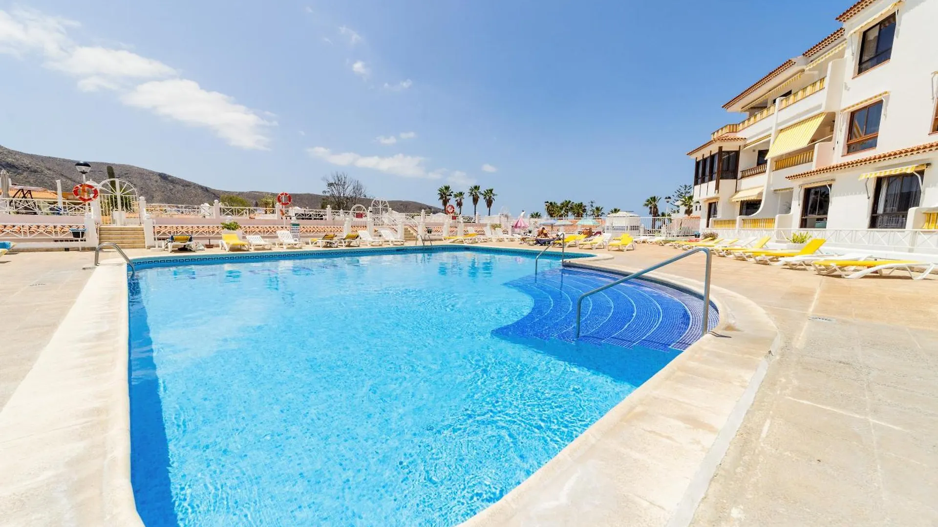 Apartament La Casa De Playa - Atico Con Jacuzzi Y Vista Mar Los Cristianos  0*, Los Cristianos (Tenerife)