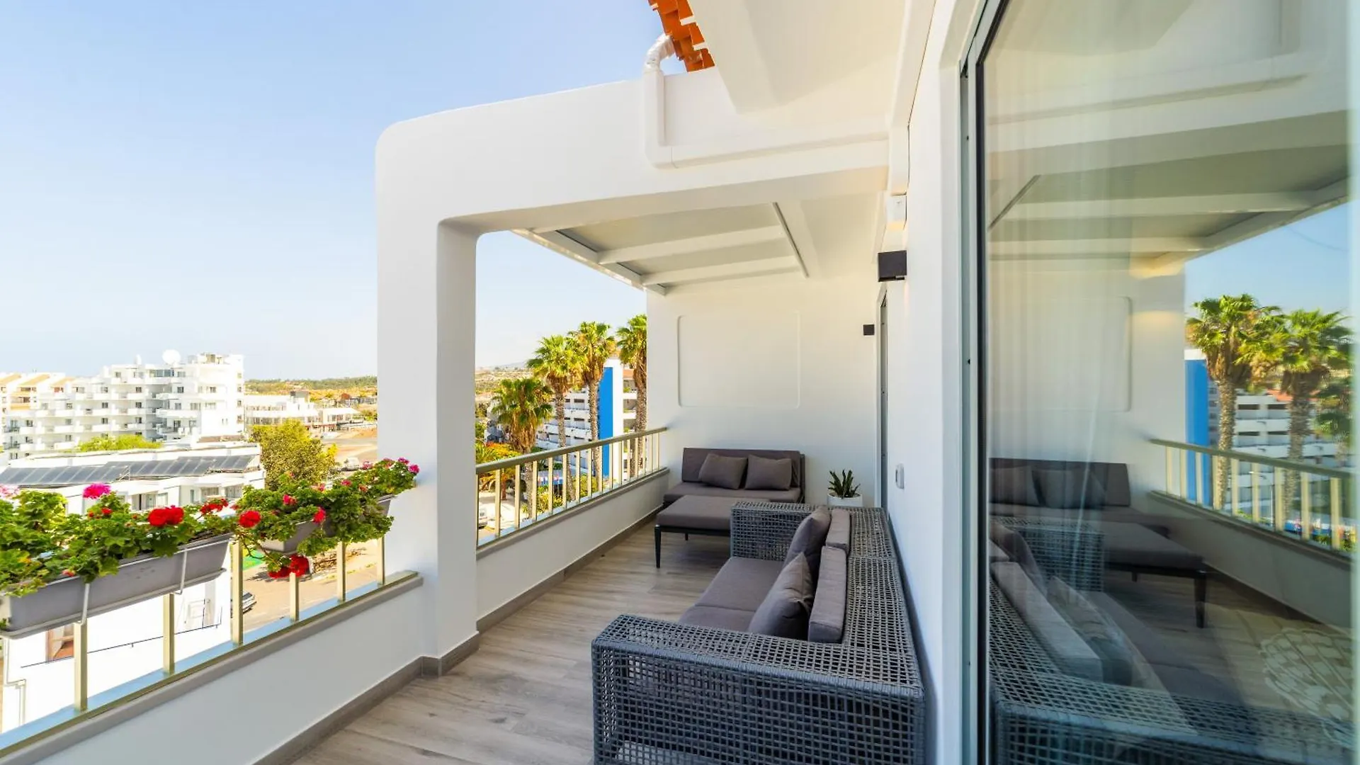 Apartament La Casa De Playa - Atico Con Jacuzzi Y Vista Mar Los Cristianos
