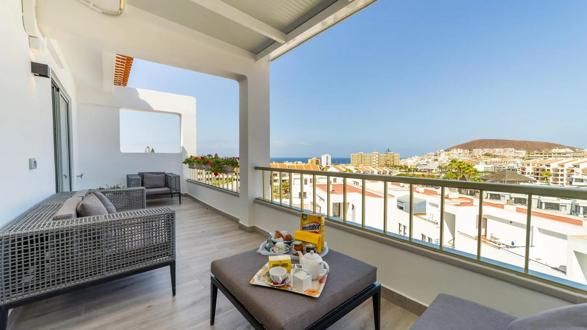 Apartament La Casa De Playa - Atico Con Jacuzzi Y Vista Mar Los Cristianos  0*, Los Cristianos (Tenerife)