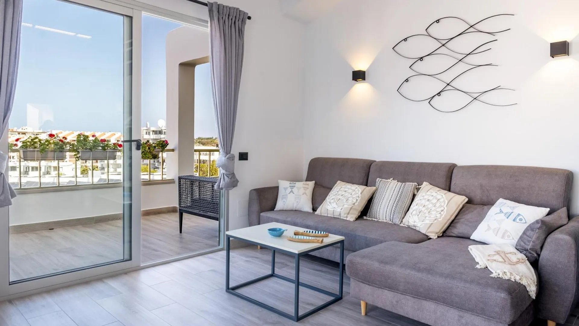 Apartament La Casa De Playa - Atico Con Jacuzzi Y Vista Mar Los Cristianos