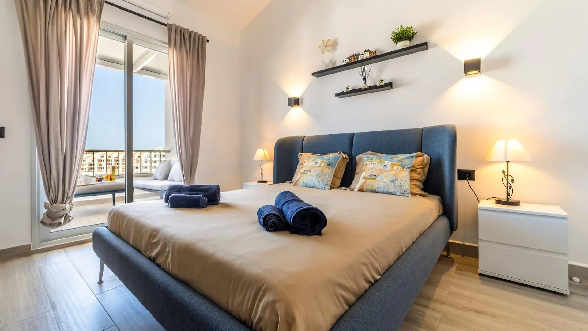 Apartament La Casa De Playa - Atico Con Jacuzzi Y Vista Mar Los Cristianos
