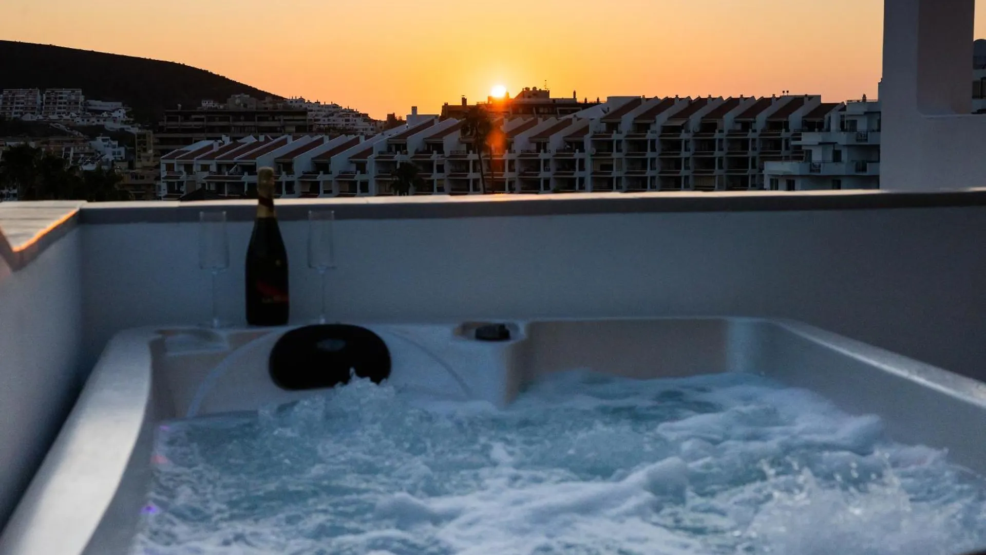 ロスクリスティアーノスLa Casa De Playa - Atico Con Jacuzzi Y Vista Marアパートメント スペイン