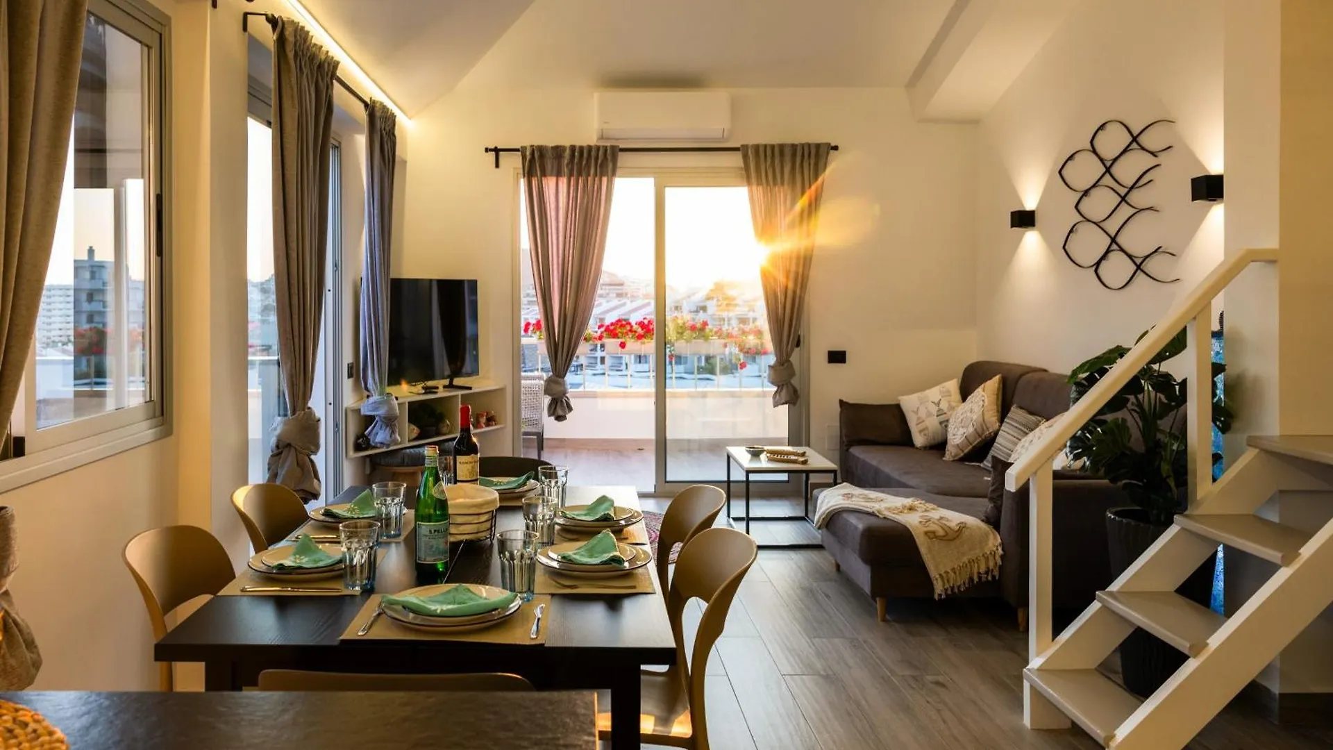 Apartament La Casa De Playa - Atico Con Jacuzzi Y Vista Mar Los Cristianos
